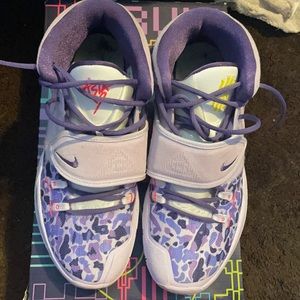 Men’s Kyrie 6 ‘Asia Irving’ - Barely Grape